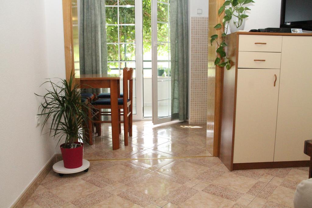 Milic Apartments Makarska Bilik gambar